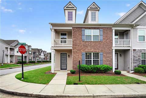 Townhouse For Sale - 200 Westwood Trail<br/> Fairburn, GA 30213