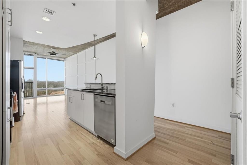 943 Peachtree Street NE 716