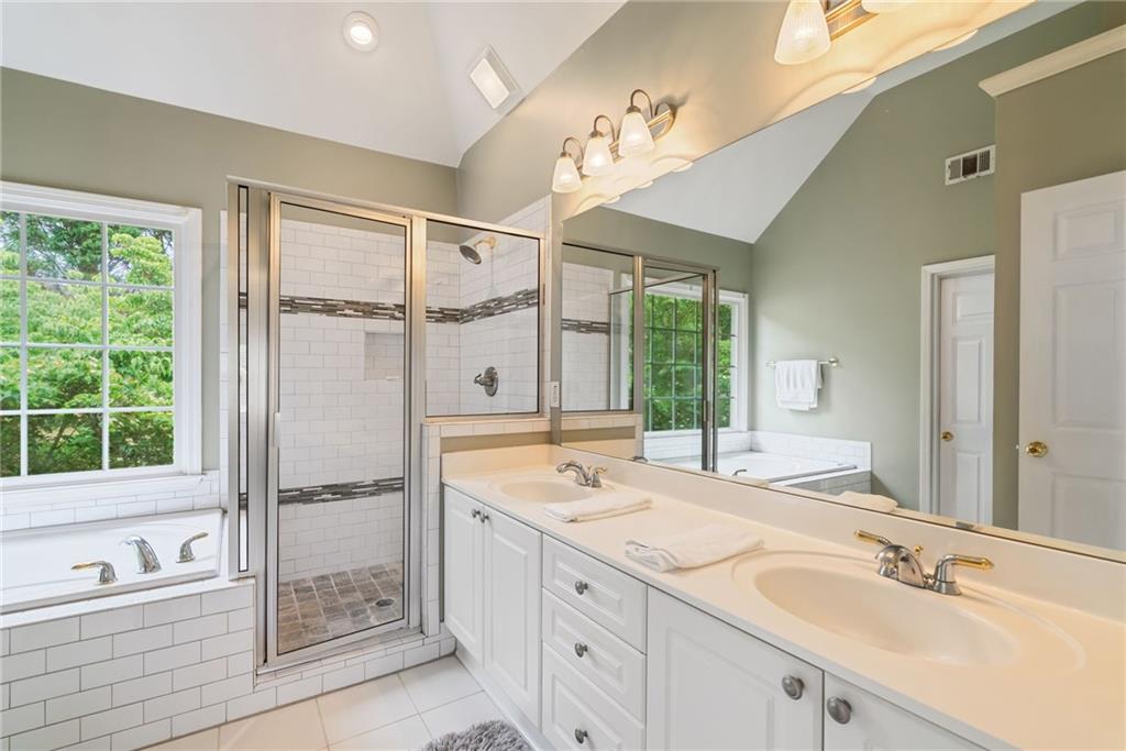 6695 Buckingham Circle, Cumming, Georgia image 34