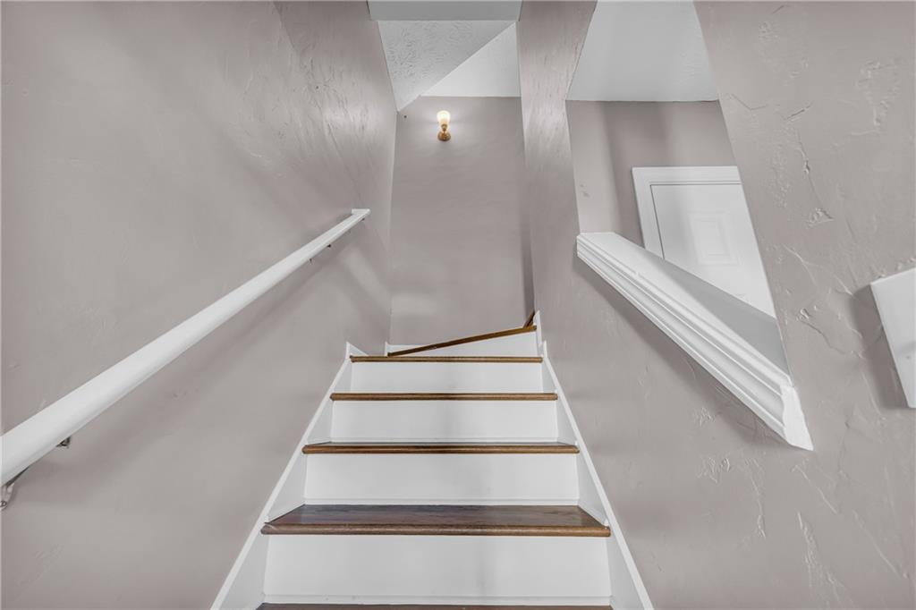 4366 Thorngate Lane, Acworth, Georgia image 9