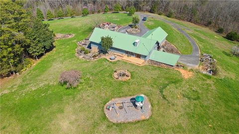 A home in Adairsville