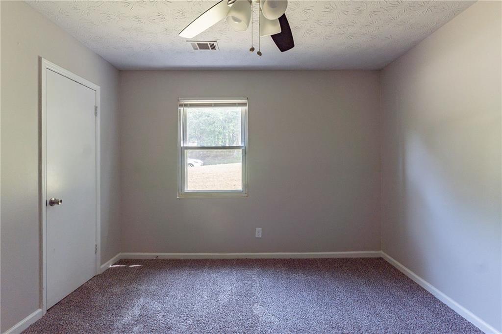 5326 Rocky Pine Drive, Lithonia, Georgia image 12