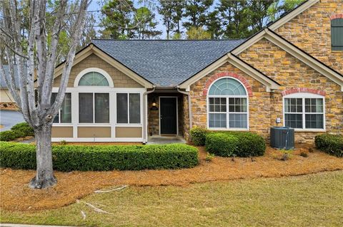 Condo For Sale - 5226 Stone Village Circle #44<br/> Kennesaw, GA 30152