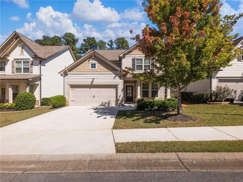 Homes For Sale - 5907 Waterway Place<br/> Flowery Branch, GA 30542