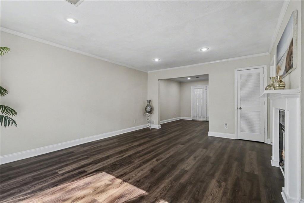 161 Holcomb Ferry Road