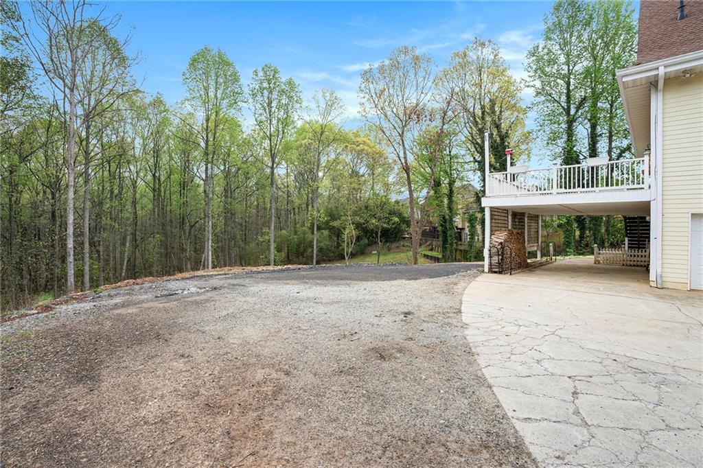 5732 Falls View Drive, Buford, Georgia image 27