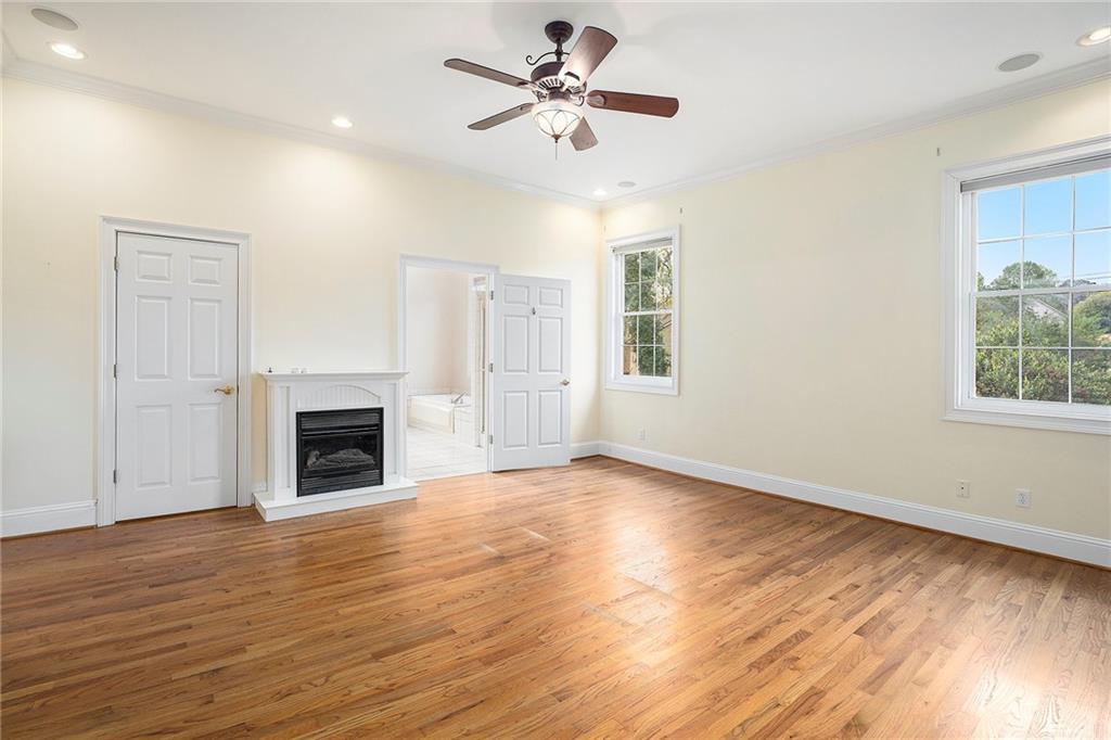 5732 Falls View Drive, Buford, Georgia image 6