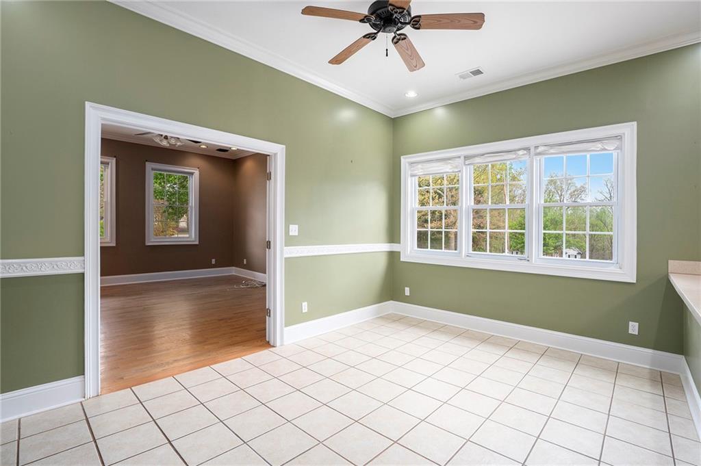 5732 Falls View Drive, Buford, Georgia image 10