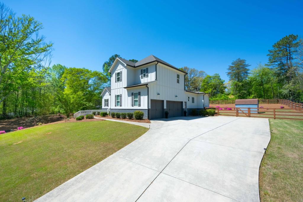 5138 Price Drive, Suwanee, Georgia image 3