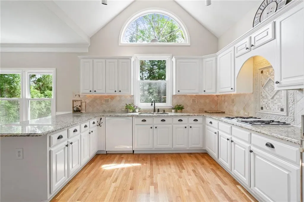 Duluth, Georgia 30097, United States, 4 Bedrooms Bedrooms, ,4 BathroomsBathrooms,Residential,Active,173272