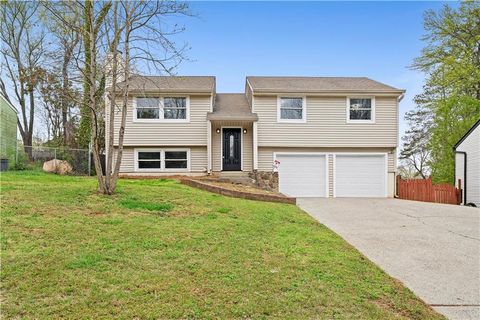 Photo of 425 Worthington Hills Court, Roswell, GA 30076 (MLS # 7740165)