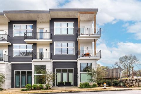 Photo of 812 W College Avenue, Decatur, GA 30030 (MLS # 7732929)