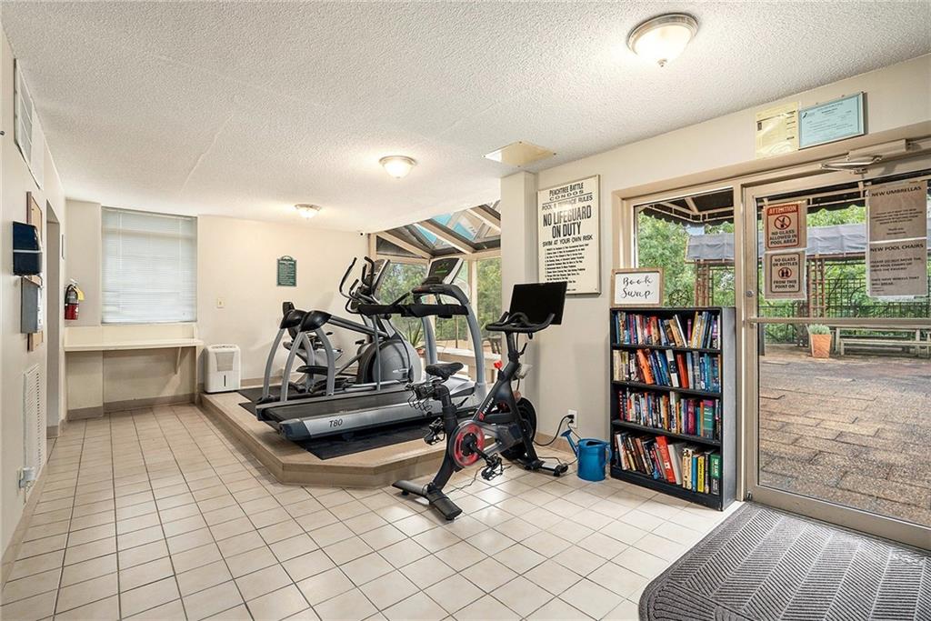 2285 Peachtree Road NE 606