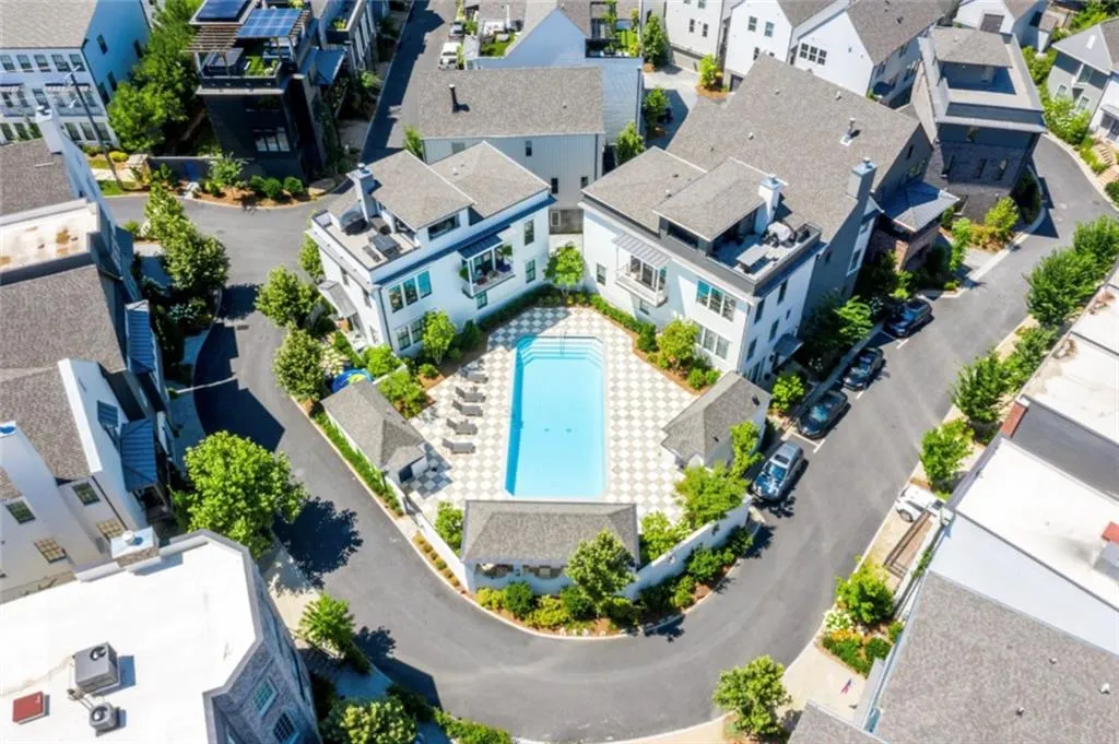 Atlanta, Georgia 30324, United States, 4 Bedrooms Bedrooms, ,4 BathroomsBathrooms,Residential,Coming Soon,218401