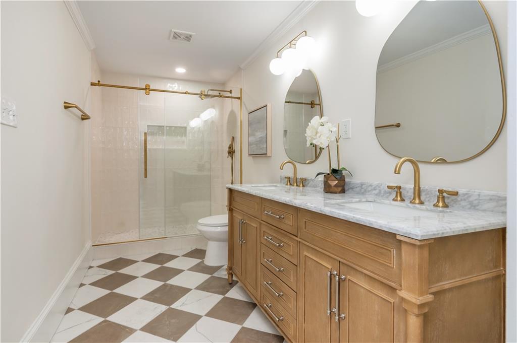 1129 Sanders Avenue SE