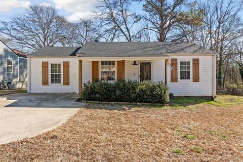 Homes For Sale - 120 Adamson Drive<br/> Carrollton, GA 30117