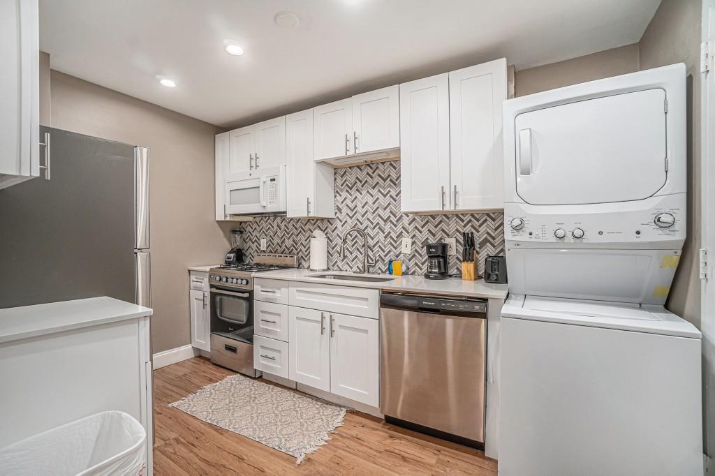 215 Piedmont Avenue NE 2003