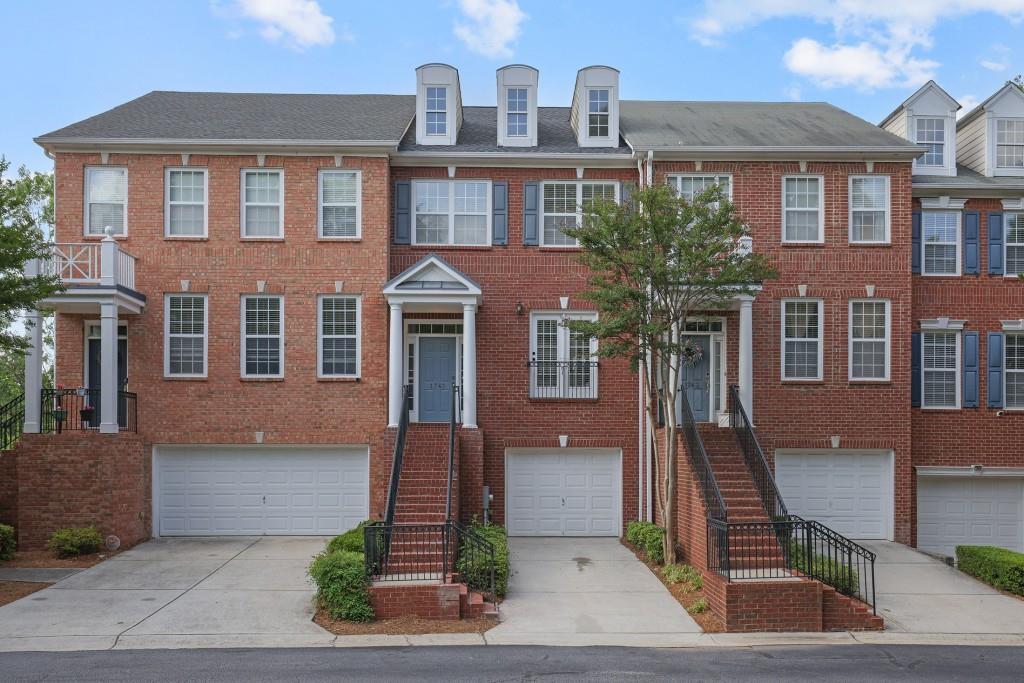 1741 Highlands View SE