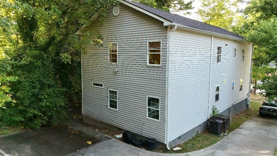 1960 Pinedale Drive NW