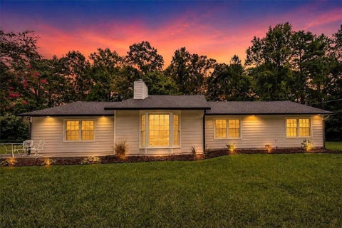 Homes For Sale - 120 Creekwood Lane<br/> Fayetteville, GA 30214