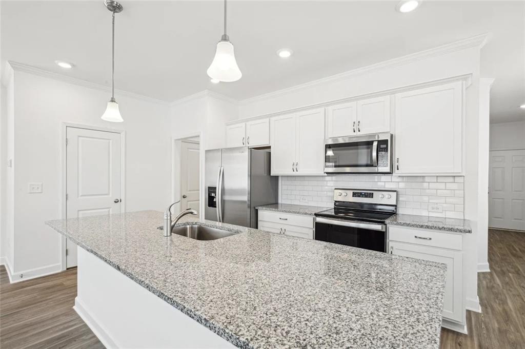 4021 Hillmont Lane