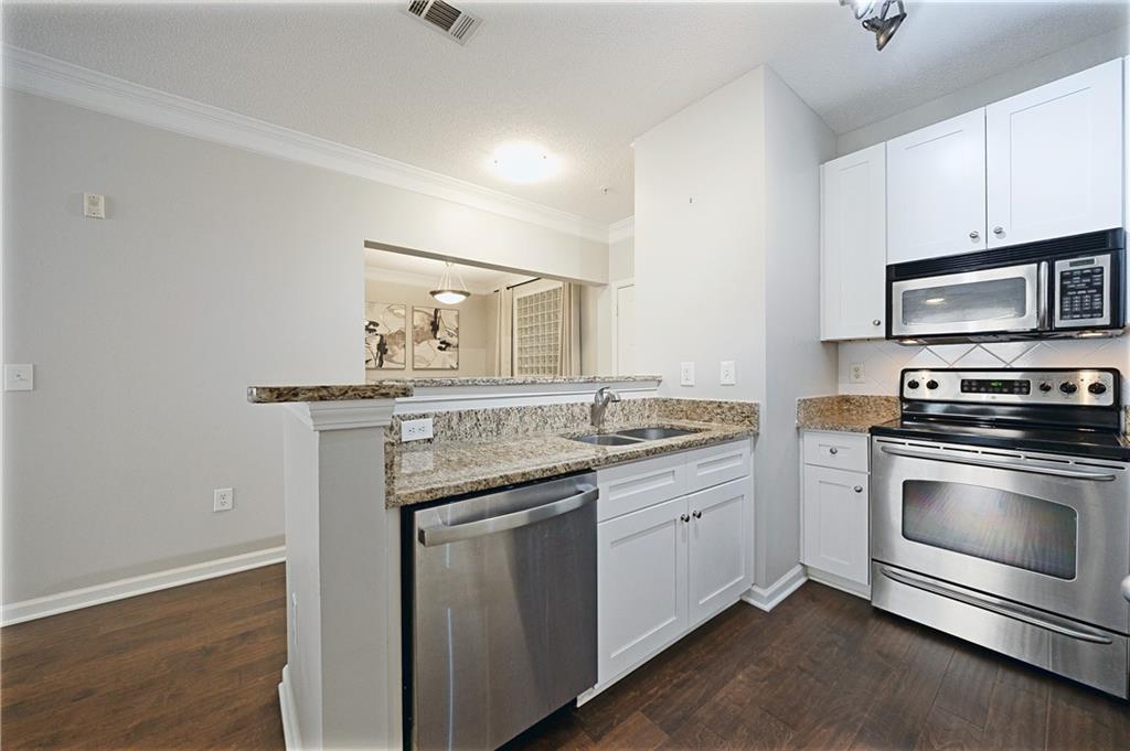 10 Perimeter Summit Boulevard NE 2212