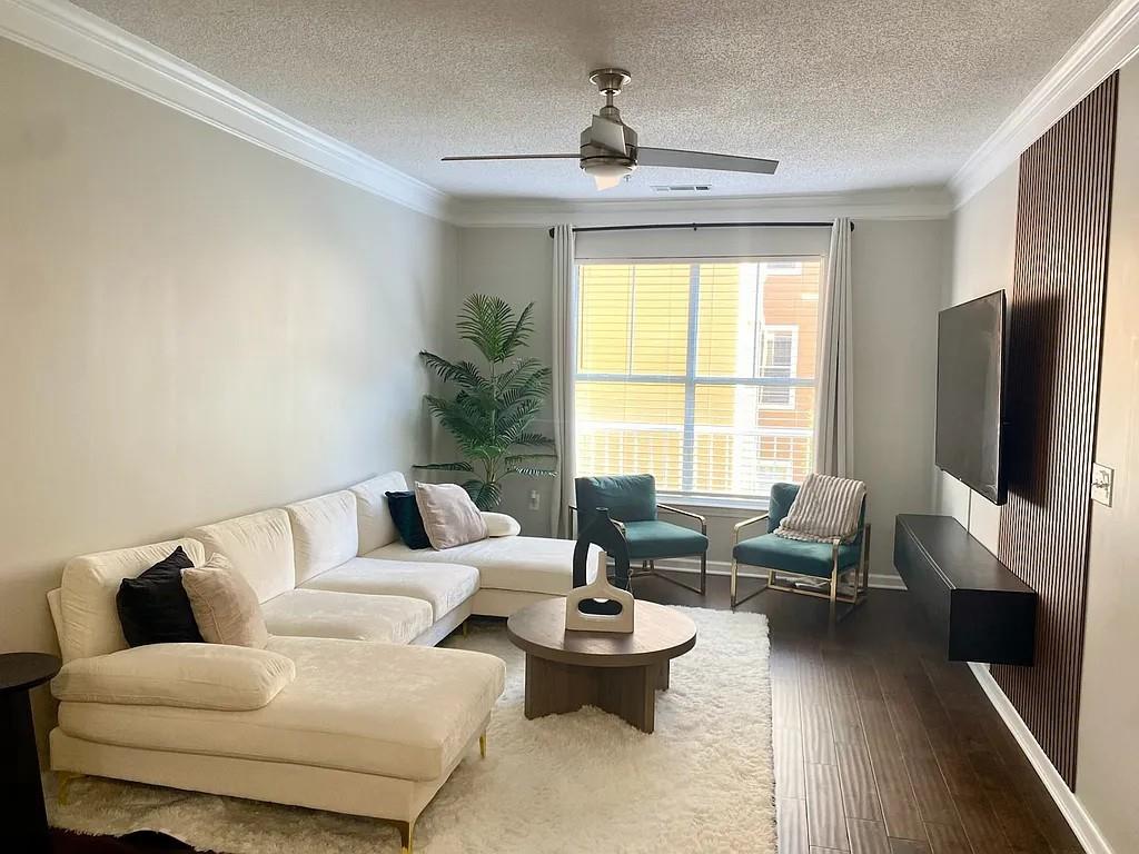 10 Perimeter Summit Boulevard NE 2212