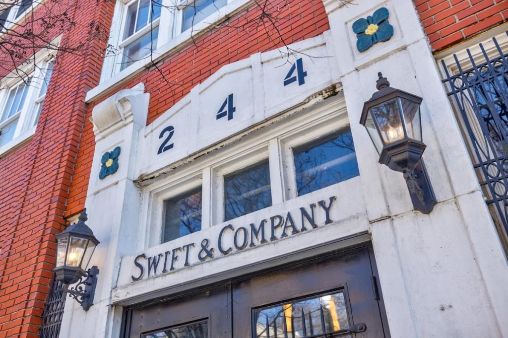 244 Peters Street 23
