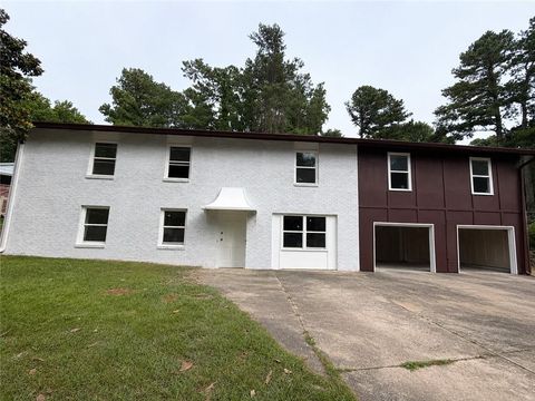 Homes For Sale - 2830 Allegro Drive<br/> Fulton County, Atlanta, GA 30318