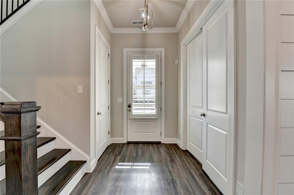 1043 Harvest Park Lane, Suwanee, Georgia image 4