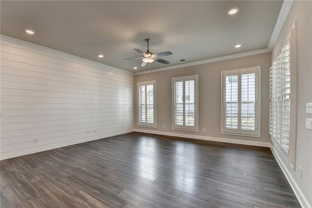 1043 Harvest Park Lane, Suwanee, Georgia image 9