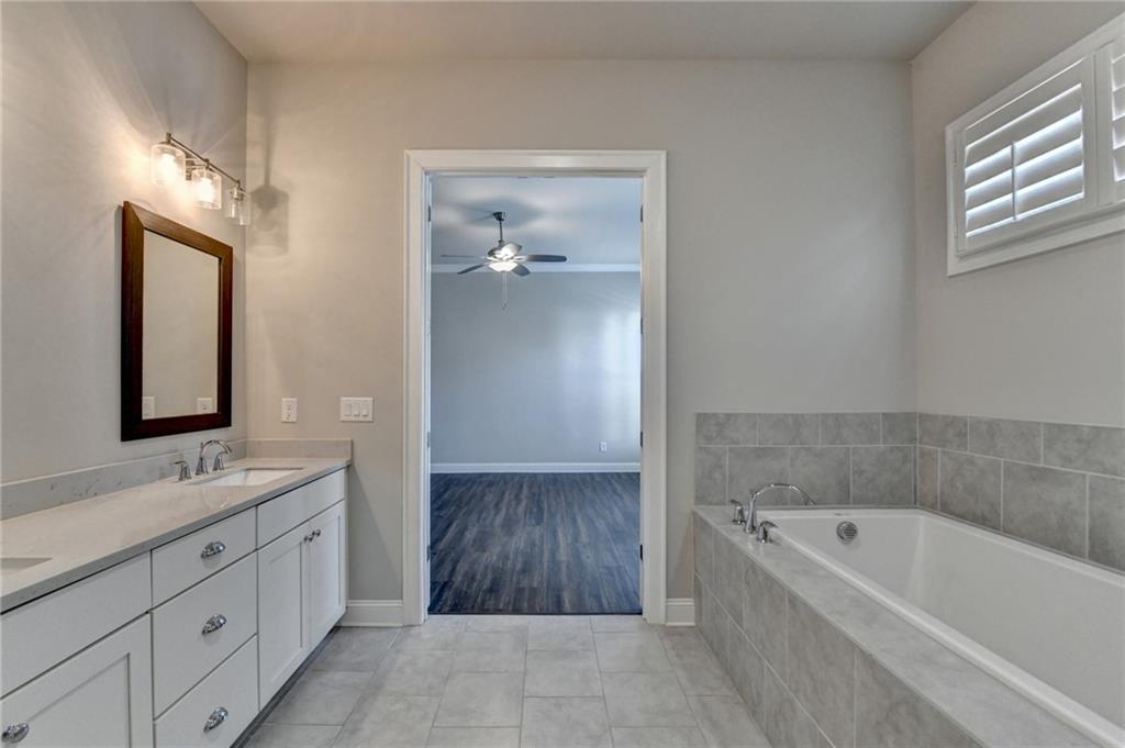 1043 Harvest Park Lane, Suwanee, Georgia image 40