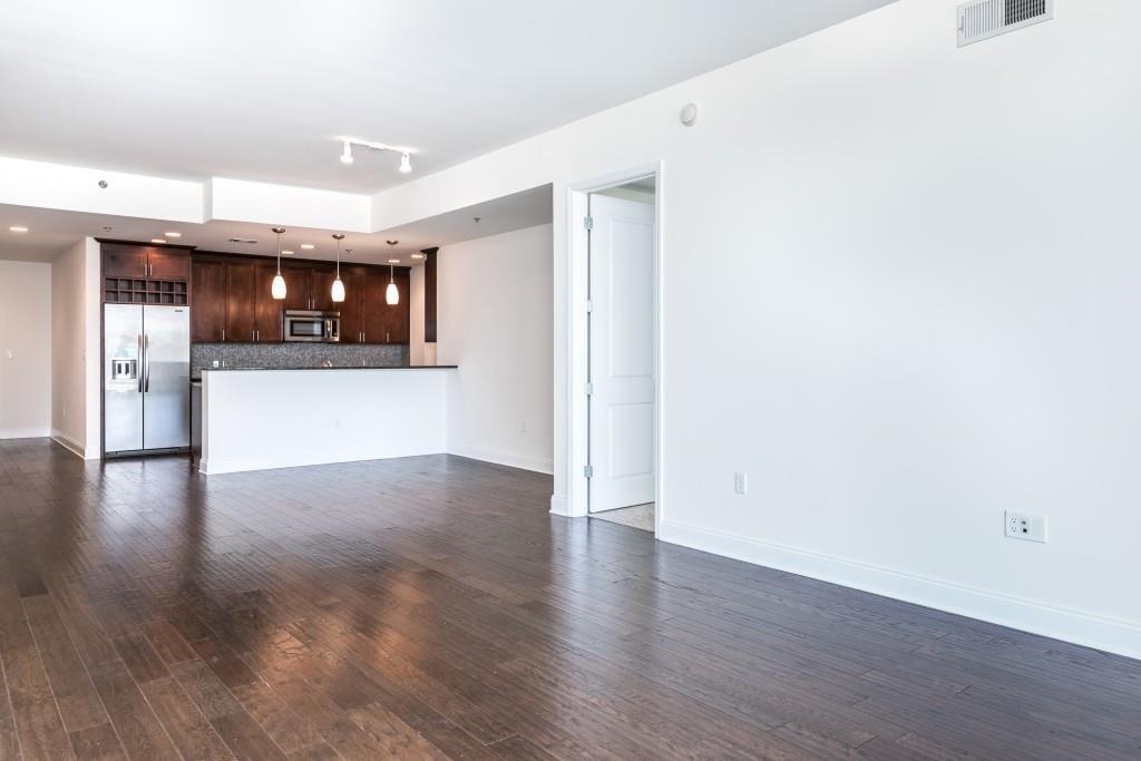 270 17th Street NW 810