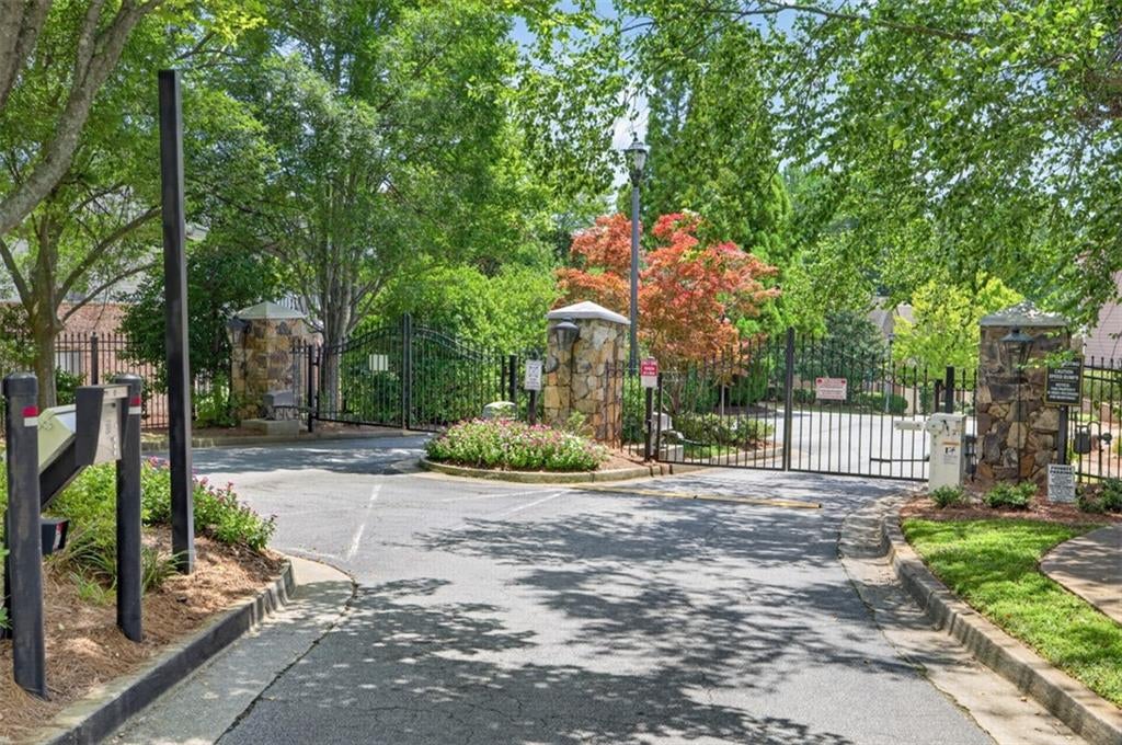 2294 Meadow's End