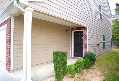 A home in Fairburn