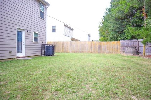 A home in Fairburn