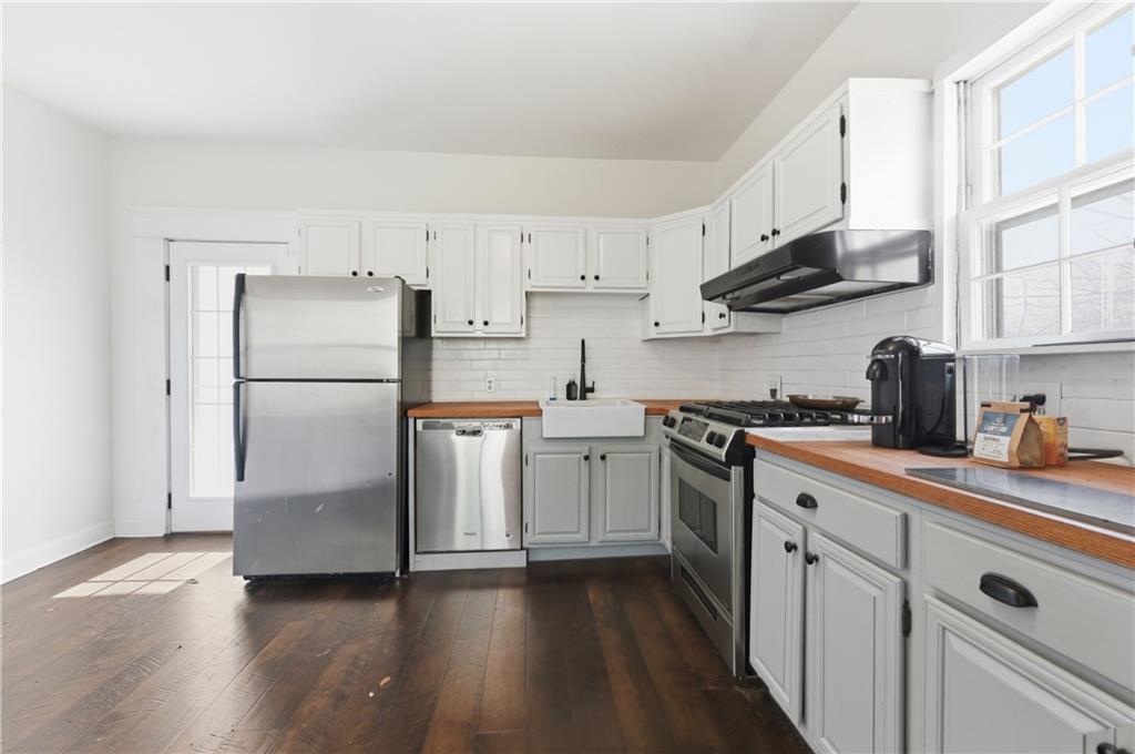 524 Hempstead Street