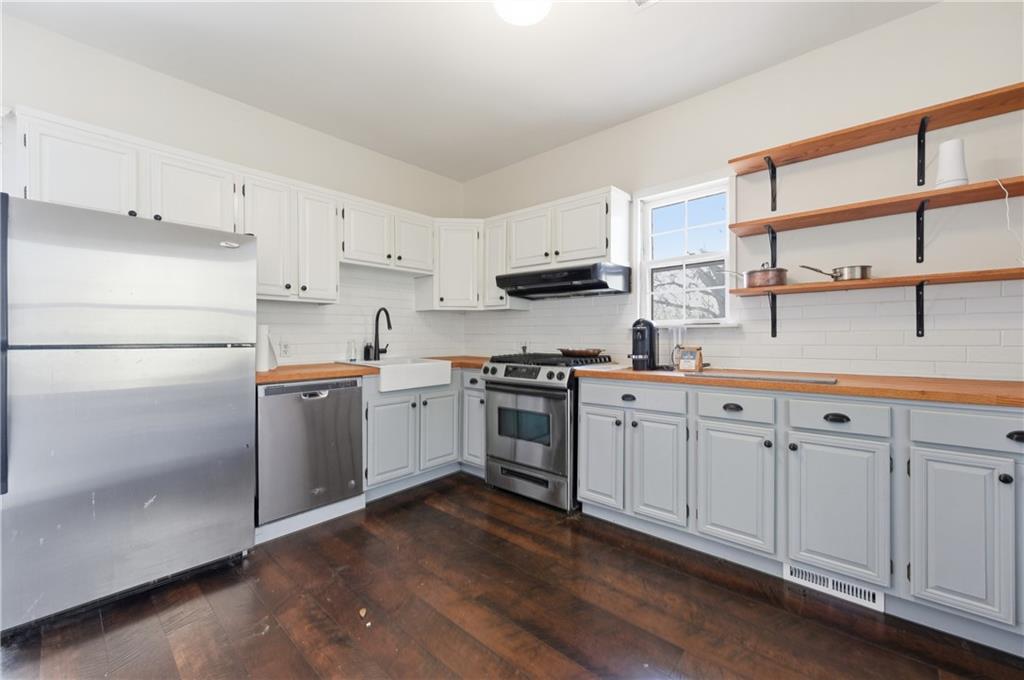 524 Hempstead Street