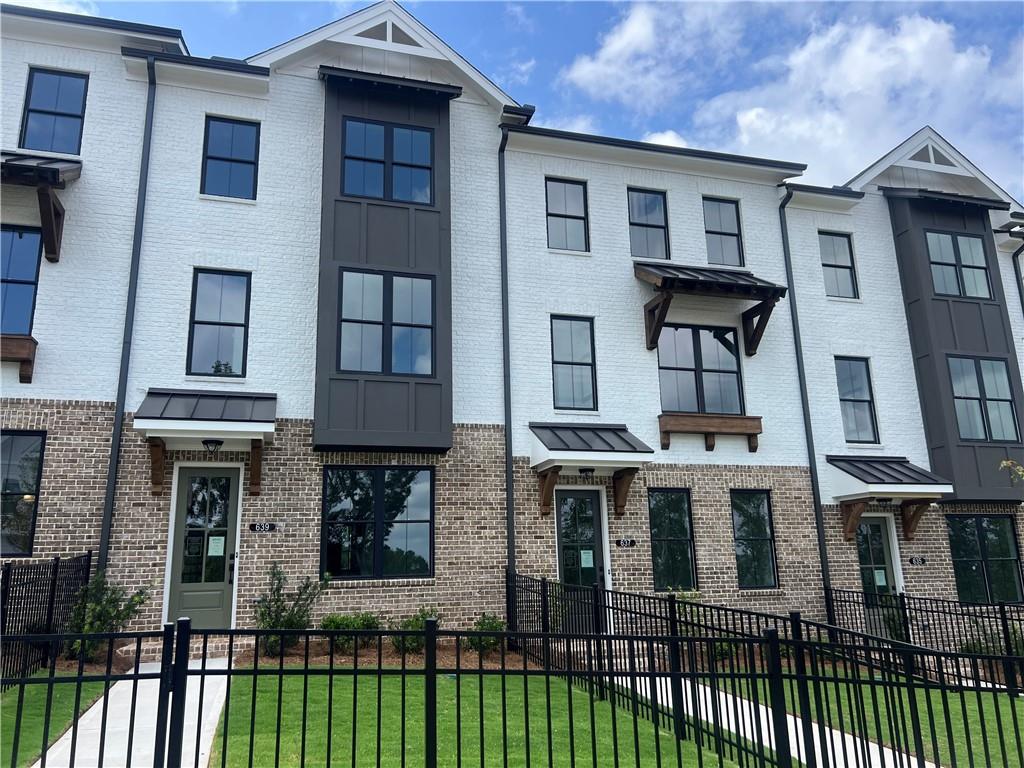 633 Silva Street 133