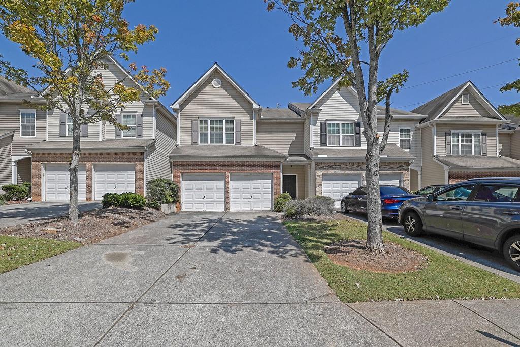 Beautiful 3-Bedroom Townhome in Prime Location – Close to KSU!
Don’t miss this move-in ready 3 bedroom, 2.5 bathroom townhouse located just minutes from Kennesaw State University. This home features gorgeous hardwood-style floors on the main level and plenty of natural light throughout.
Recent updates include a new AC, new HVAC system, and a new hot water heater for peace of mind. Upstairs, the seller is offering a $5,000 flooring allowance, making it easy to customize the space to your style.
Enjoy a fantastic location in one of the area’s hottest markets—homes here don’t last long! Convenient to shopping, dining, and major highways.
Make this one yours today before it’s gone!