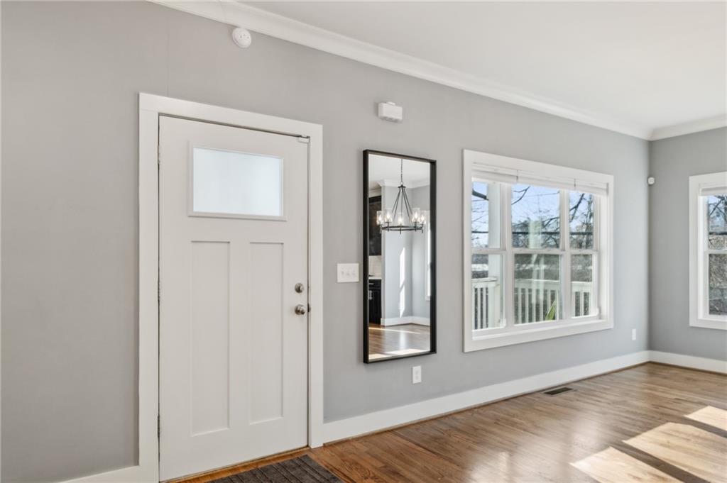 1237 MILTON Terrace SE