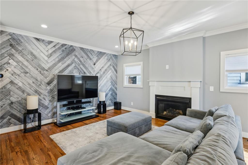 1237 MILTON Terrace SE