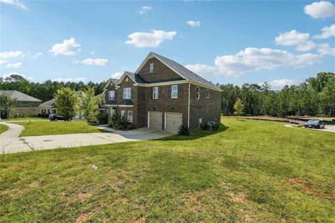 A home in Fairburn