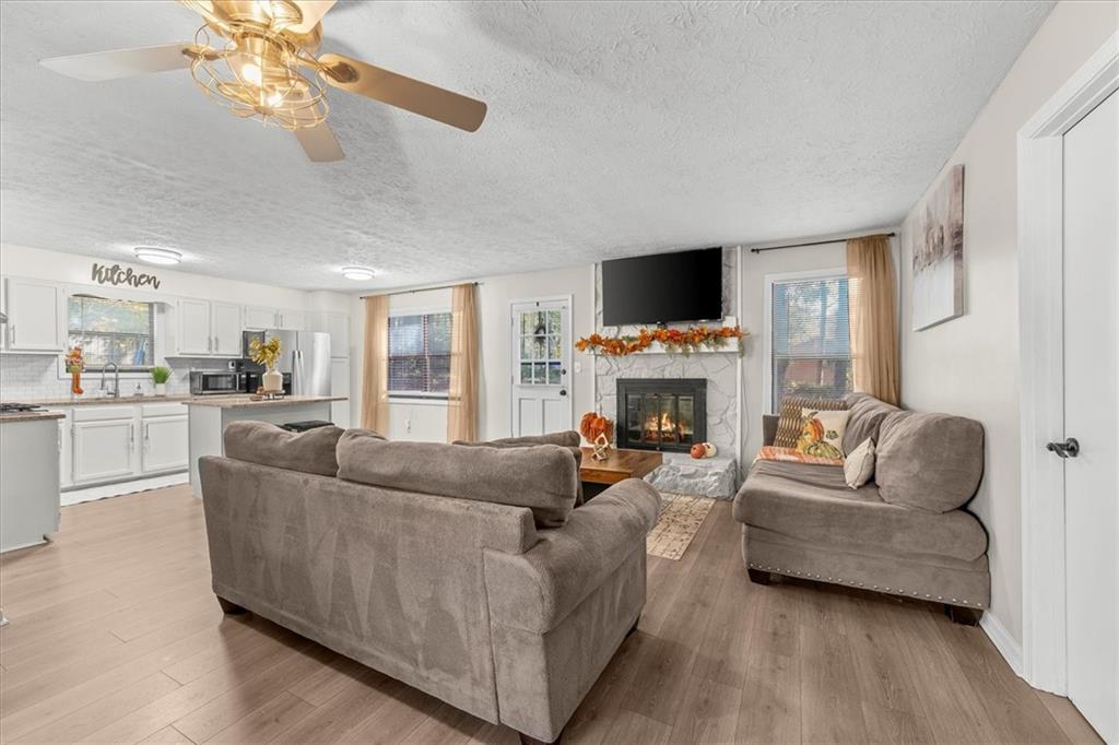 4041 Woodbridge Court