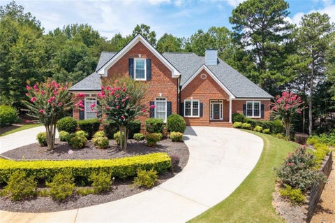 Homes For Sale - 2777 Chinquapin Court<br/> Buford, GA 30519