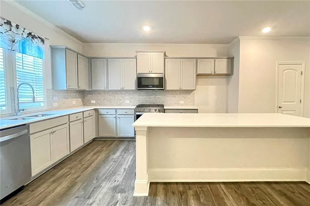 Towne Lake Hills Townhomes - Residential
