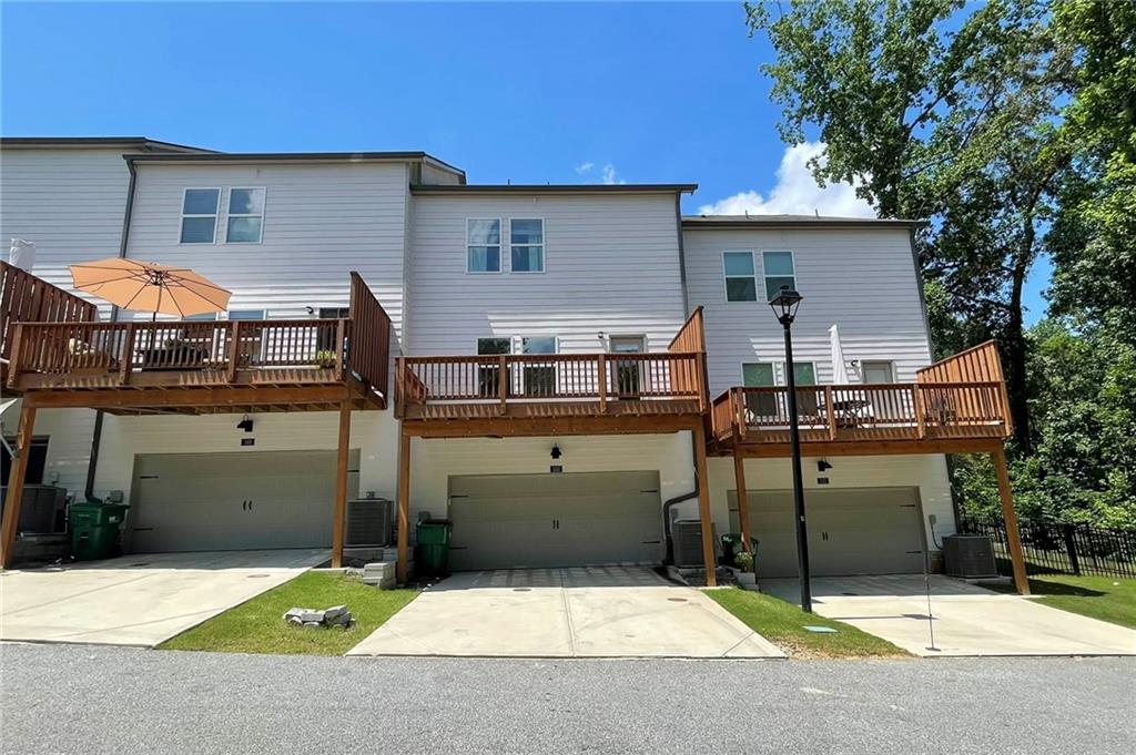 Towne Lake Hills Townhomes - Residential