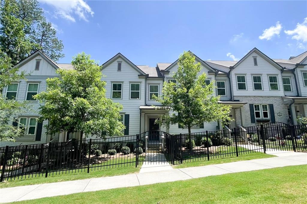 Towne Lake Hills Townhomes - Residential