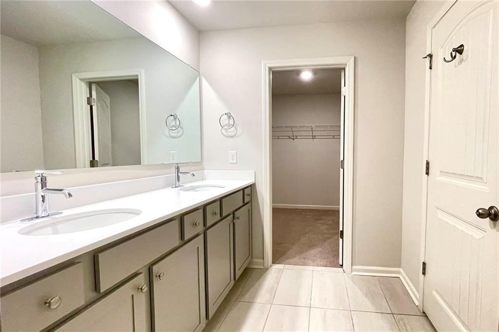 Towne Lake Hills Townhomes - Residential