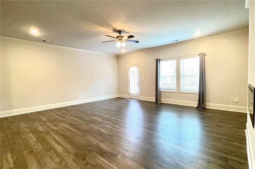 Towne Lake Hills Townhomes - Residential